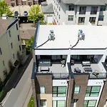 Sapphire Loft 4 Bedroom 4.5 Bath Rooftop Patio * Nashville