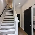 Sapphire Loft 4 Bedroom 4.5 Bath Rooftop Patio