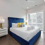 Holiday home Sapphire Loft 4 Bedroom 4.5 Bath Rooftop Patio
