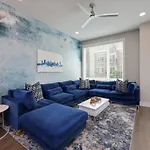 Sapphire Loft 4 Bedroom 4.5 Bath Rooftop Patio *