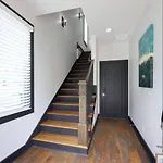 Holiday home Cerulean Oasis - Rooftop Views - Heart Of The