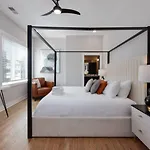 Luxe Rooftop Lounge With Views And Games Holiday home