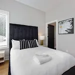 Luxe Rooftop Lounge With Views And Games Holiday home *