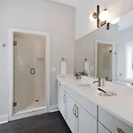 Holiday home Luxe Rooftop Lounge With Views And Games Nashville