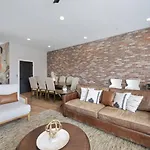 Luxe Rooftop Lounge With Views And Games Holiday home