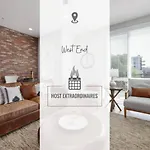 Holiday home Luxe Rooftop Lounge With Views And Games *