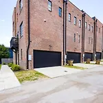 Weho Indie Villa 3 Bedroom 3 Bath Just 1.3 Miles To Geodis