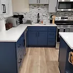 Holiday home Adorable, Cozy, Private 1bed1bath, Fenced Yard, Sunroom, Deck *