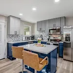 Adorable, Cozy, Private 1bed1bath, Fenced Yard, Sunroom, Deck Holiday home *