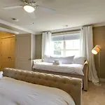 Holiday home Downtown Dream Extra Bedding Minutes To Broadway *