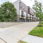 Dual Homes Gulch Superstars Epic Rooftop Holiday home *