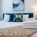 Holiday home Two Gorgeous Homes Twenty Guests Amazing Location
