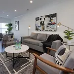 Two Gorgeous Homes Twenty Guests Amazing Location