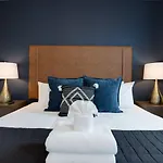 East Beauty Minutes To Downtown Holiday home *