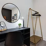 East Beauty Minutes To Downtown Holiday home
