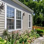 Green Hills Getaway Shopping And Dining District