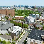 Metro Charm - Rooftop Lounge - Hot Tub Nashville