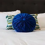 Metro Charm - Rooftop Lounge - Hot Tub Holiday home