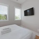 Metro Charm - Rooftop Lounge - Hot Tub Holiday home *