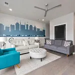 Rhythmic Retreat Rooftop Lounge 4 Bedroom 4.5 Bath Nashville