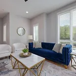Two Townhomes- Rooftop Lounges- Hot Tub- Game