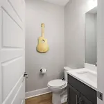 Two Townhomes- Rooftop Lounges- Hot Tub- Game