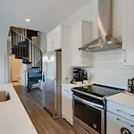 West End 4 Bd,4bath Walk To Bars-close To Broadway
