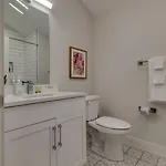 West End 4 Bd,4bath Walk To Bars-close To Broadway *