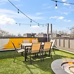 24k Escape - Rooftop Oasis, 3 Miles To Broadway!