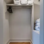 Townhouse - Walk To Food, Near Downtown! Holiday home
