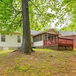 Cozy Hermitage Home W/ Deck: 11 Mi To Nashville!