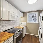 Family Friends And Free Parking Close To Downtown Holiday home *
