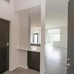 5m222- Unfurnished Amazing Layout