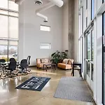 5m102 Two-story 2br 2ba Work Live *