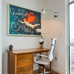 Holiday home Artsy Retreat 30day Min W Wifi Ac Parking Tv Furnished Rooftop 3455