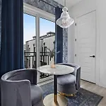 The Trillium & The Iris - 2 Homes 6 Bedrooms *