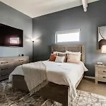 5m332- Sleek And Spacious In East
