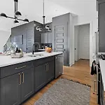 The Willie - Newly Redesigned, Game & Rooftop Holiday home