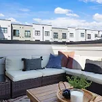 The Willie - Newly Redesigned, Game & Rooftop Holiday home