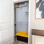 Sleeps 6-full Kitchen-4 Beds-big Couch-officespace Nashville
