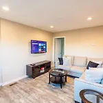 Sleeps 6-full Kitchen-4 Beds-big Couch-officespace *