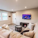 Sleeps 6-full Kitchen-4 Beds-big Couch-officespace