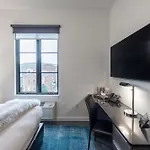 121 Floor 3 Buyout By Avantstay Entire Third Floor Buyout Of 121 Sleeps 18 Apartment Nashville
