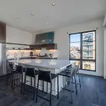 Apartment 121 Floor 3 Buyout By Avantstay Entire Third Floor Buyout Of 121 Sleeps 18