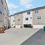 Vibrant In The Nations With Garage Walk To Restaurants And Shops Nashville