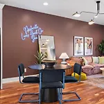 Vibrant In The Nations With Garage Walk To Restaurants And Shops
