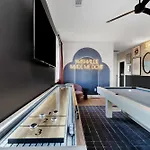 The Morrison - Karaoke Theater Backyard Oasis * Nashville