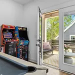 The Morrison - Karaoke Theater Backyard Oasis * Nashville