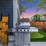The Morrison - Karaoke Theater Backyard Oasis Holiday home *