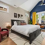 The Morrison - Karaoke Theater Backyard Oasis Holiday home Nashville